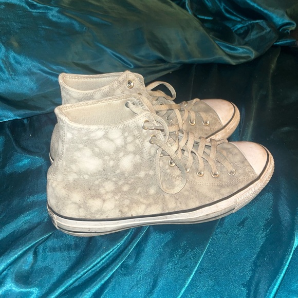Converse men’s size 11, normal wear and good condition. - Picture 2 of 6
